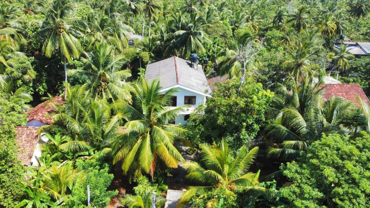 Mali Guest House Hikkaduwa Exterior photo