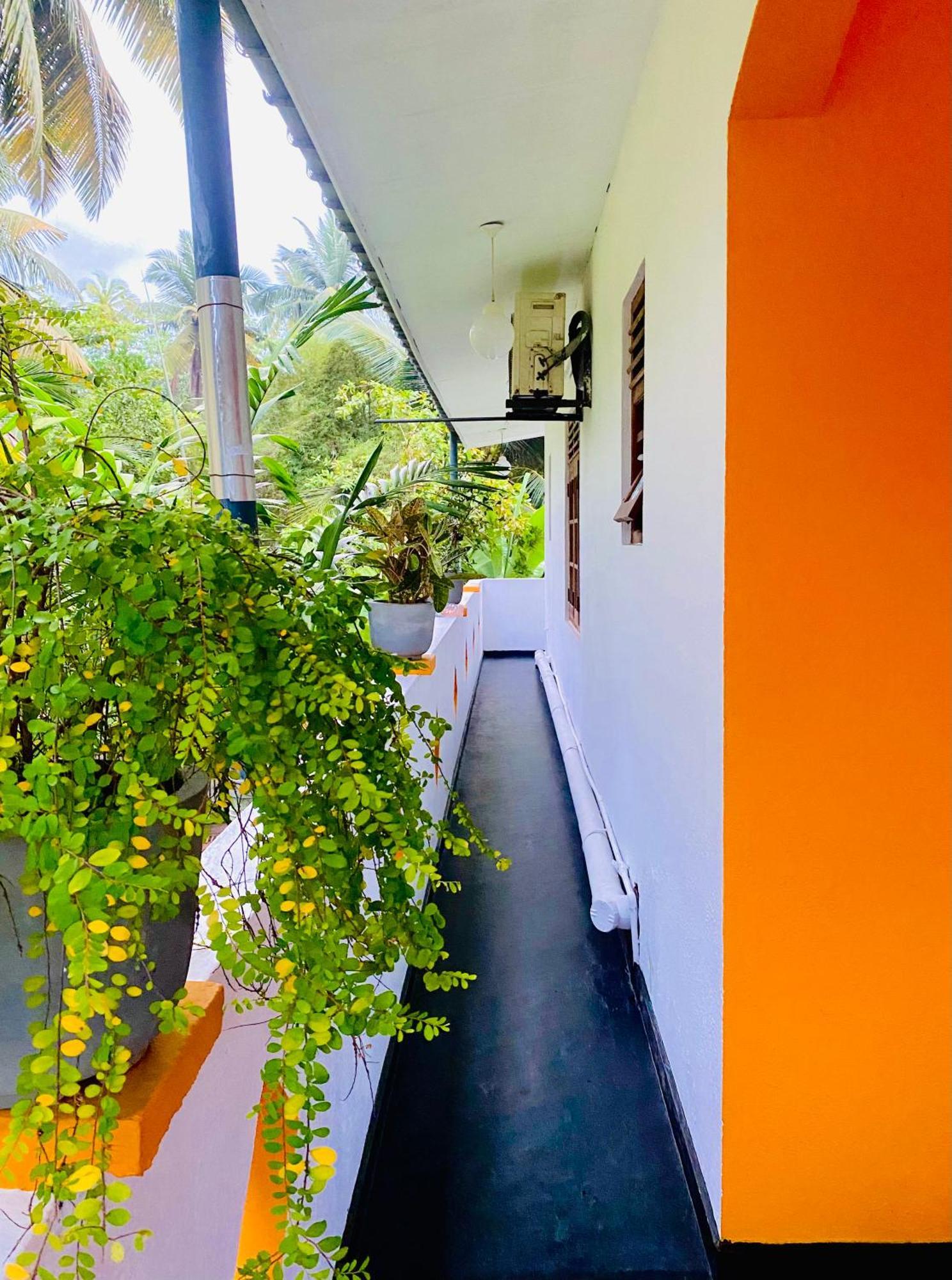 Mali Guest House Hikkaduwa Exterior photo