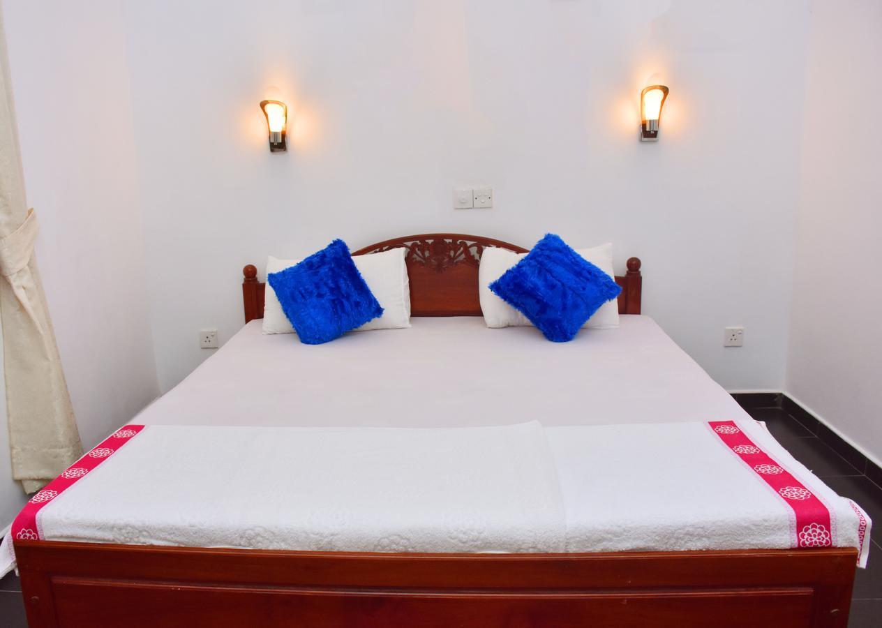 Mali Guest House Hikkaduwa Exterior photo
