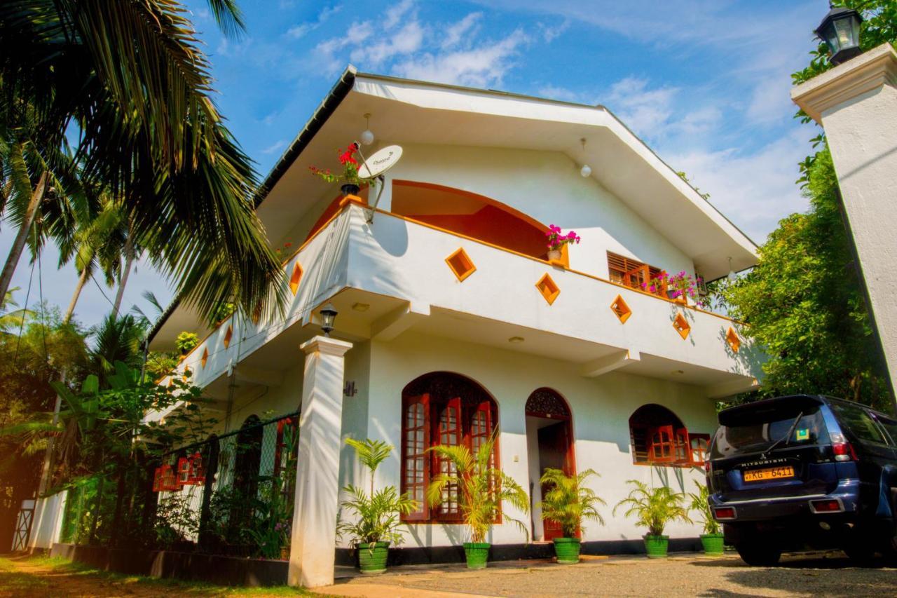 Mali Guest House Hikkaduwa Exterior photo