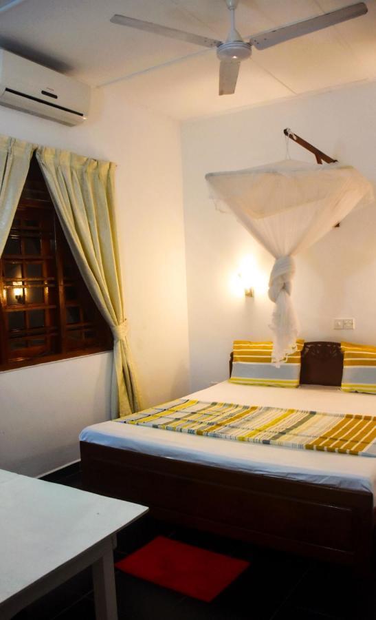 Mali Guest House Hikkaduwa Exterior photo